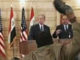 Bush a Ayakkabı Fırlat