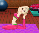 Elsa Yoga Yapıyor